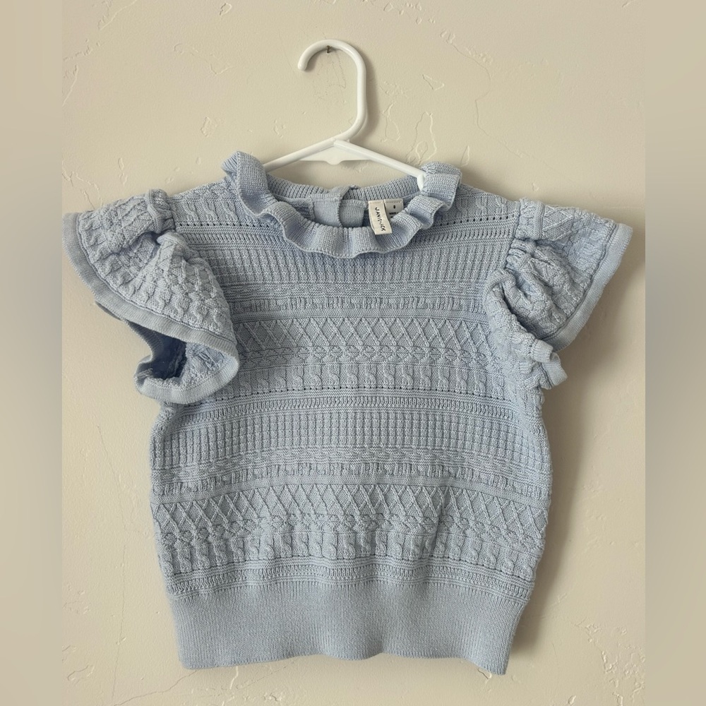 Janie and Jack Size 8 top But more like a size 5-6.